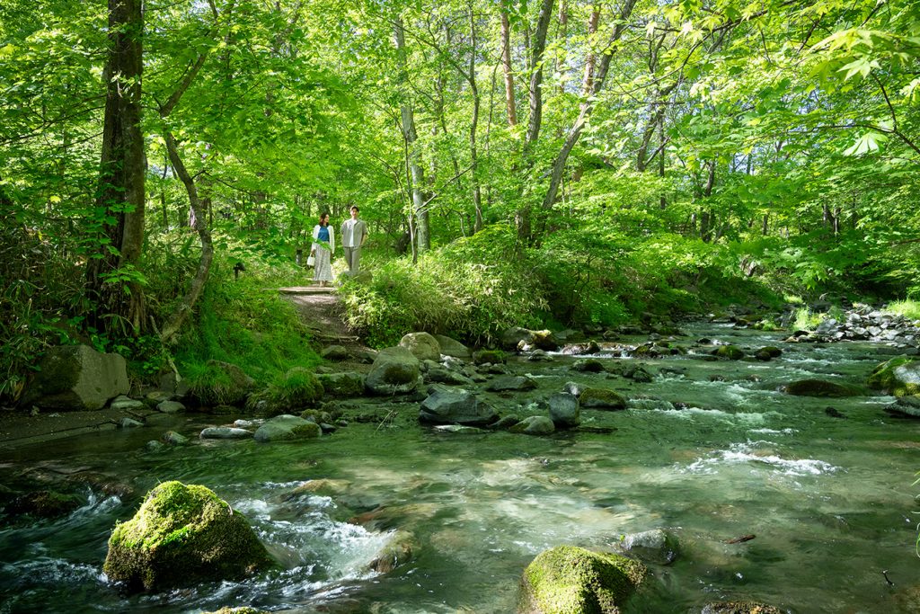一邊散步，一邊感受輕井澤的自然風光。 以下是一些推薦的地點。